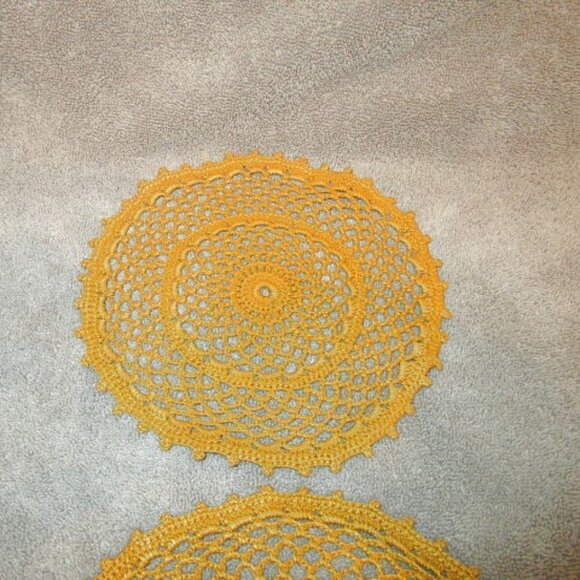 Vintage SET OF 2 Handmade CROCHET Lace DOILY Round GOLD Orange TABLE Decor - Picture 6 of 9